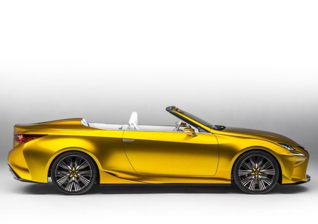 Lexus LF-C2 kokpit