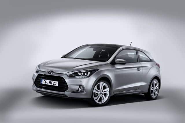 i20 Coupe önden görünüm ve ters altıgen ızgara
