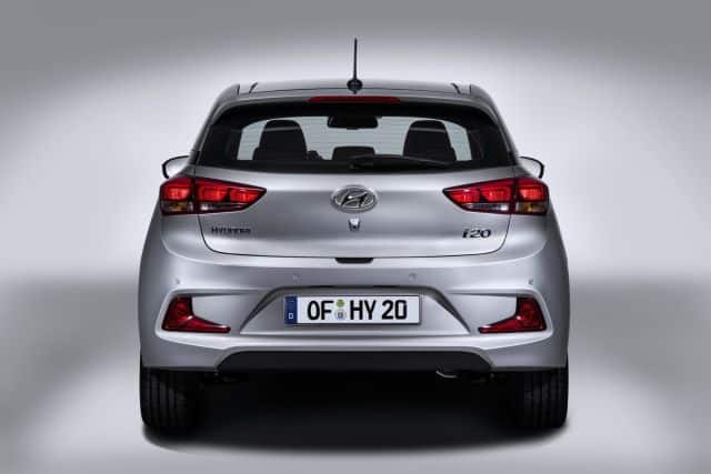 i20 Coupe arka üç çeyrek görünüm