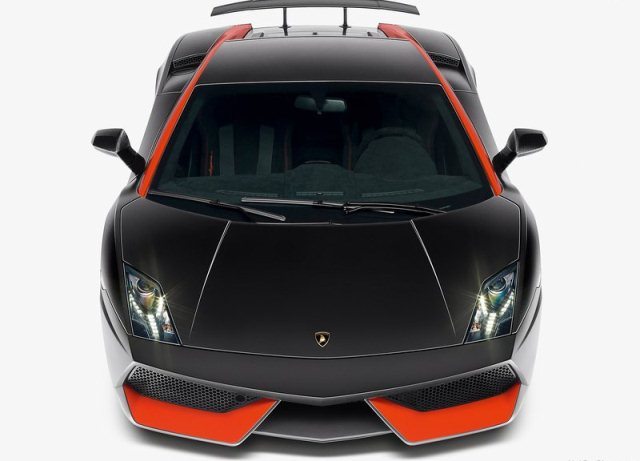 Lamborghini Gallardo LP 570-4 Edizione Tecnica önden görünüm