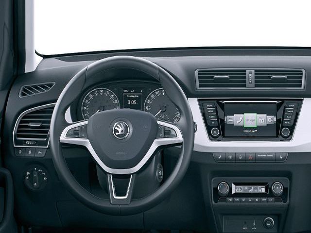 Skoda Fabia gösterge paneli ve kokpit