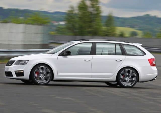 Skoda Octavia vRS Combi yandan görünüm