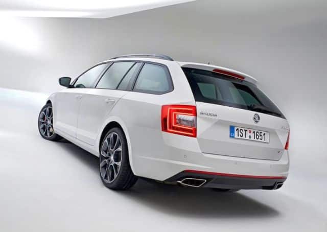 Skoda Octavia vRS Combi arka görünüm