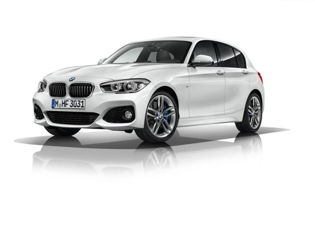 BMW 1 Series F20 LCI beyaz beş kapılı ön üç çeyrek görünüm