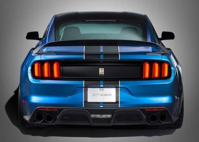 Ford Mustang Shelby GT350R arka görünüm