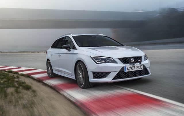 SEAT Leon ST Cupra 280 ön üç çeyrek görünümü