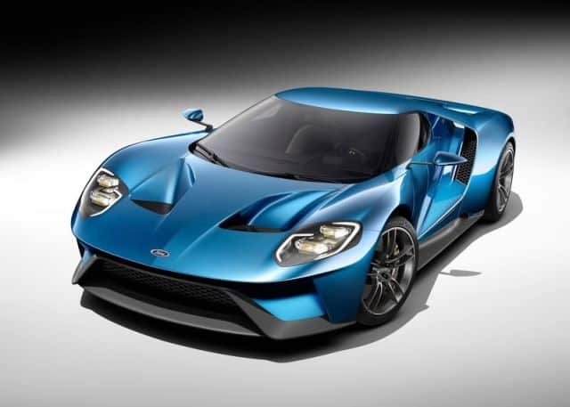 Ford GT önden üç çeyrek tasarım görünümü