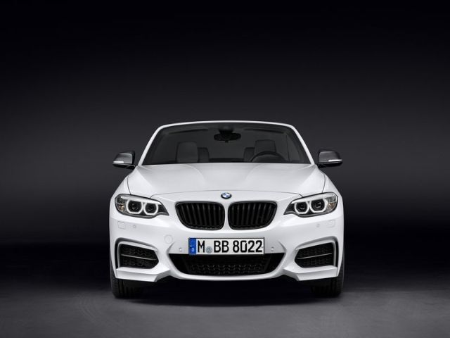 BMW 2 Series Cabrio M Performance jant ve fren görünümü
