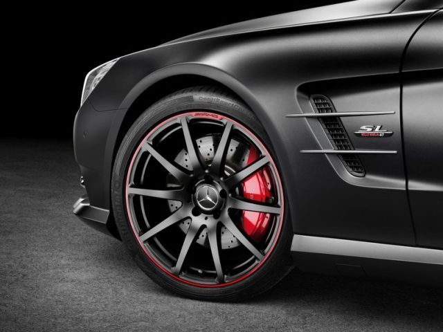 SL Mille Miglia 417 kırmızı ve siyah iç mekan