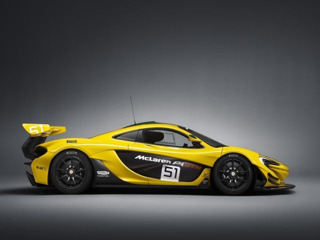 McLaren P1 GTR yandan görünüm 51 numaralı gövde