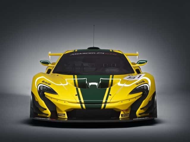 McLaren P1 GTR önden stüdyo görünümü