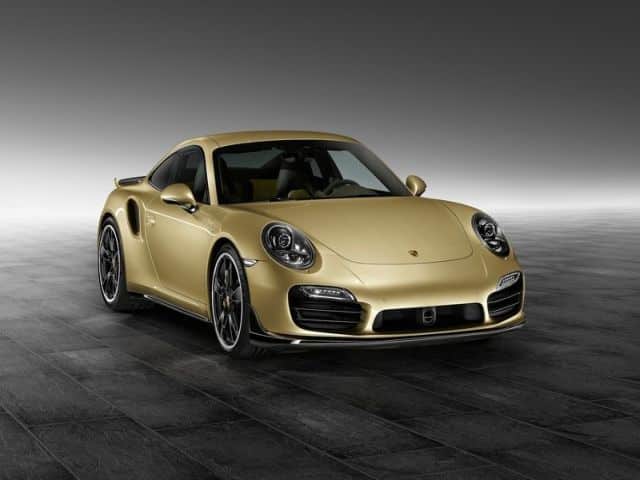 Aerokit Turbo paketli Porsche 911 Turbo dış görünümü