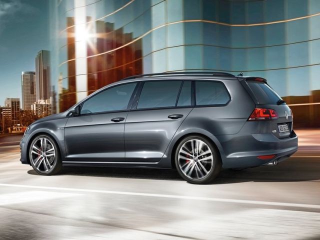 Golf GTD Variant arka ve yan gövde görünümü