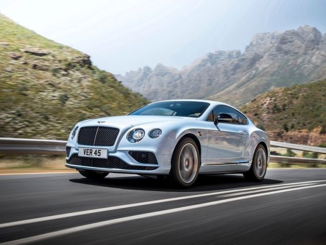 Bentley Continental GT V8 S arka üç çeyrek görünüm