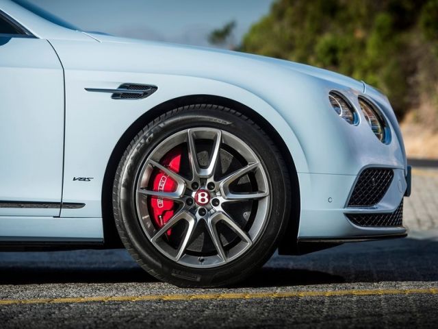 2016 Bentley Continental GT V8 S ön üç çeyrek görünüm