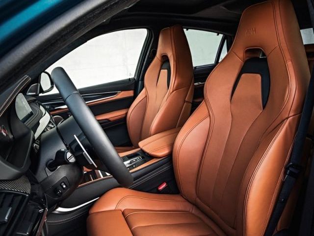 BMW X6 M bagaj alanı
