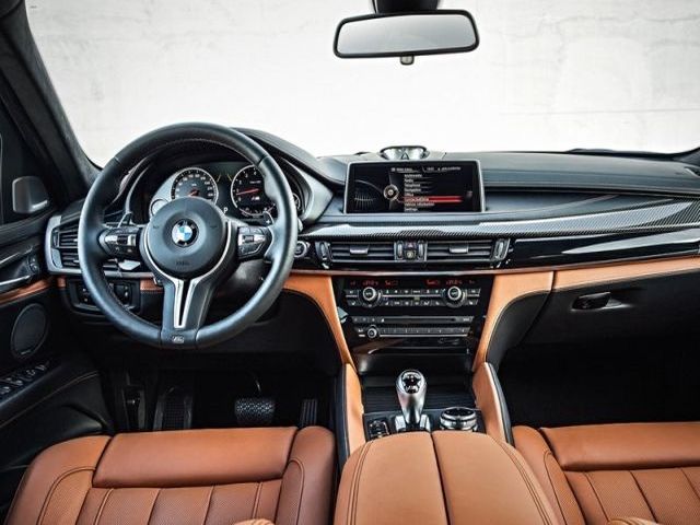 BMW X6 M arka koltuklar