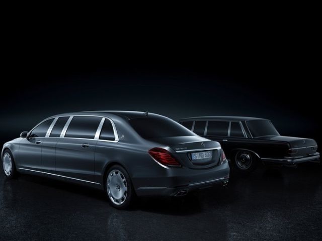 Mercedes-Maybach S 600 Pullman arka yolcu bölümü