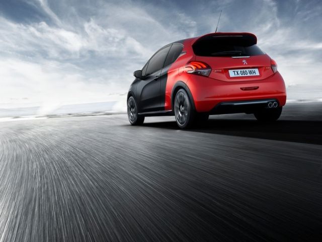 Peugeot 208 GTi by Peugeot Sport yan görünüm