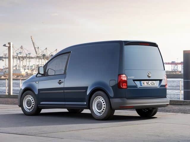 Volkswagen Caddy ticari van arka üç çeyrek görünümü