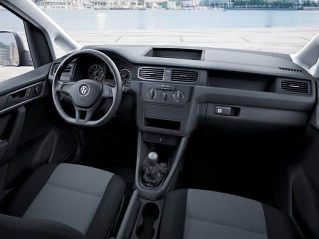 Volkswagen Caddy Van kabini manuel vites ve fiziksel kumandalar