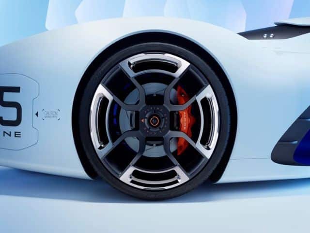 Alpine Vision GT konseptinin arka üç çeyrek görünümü