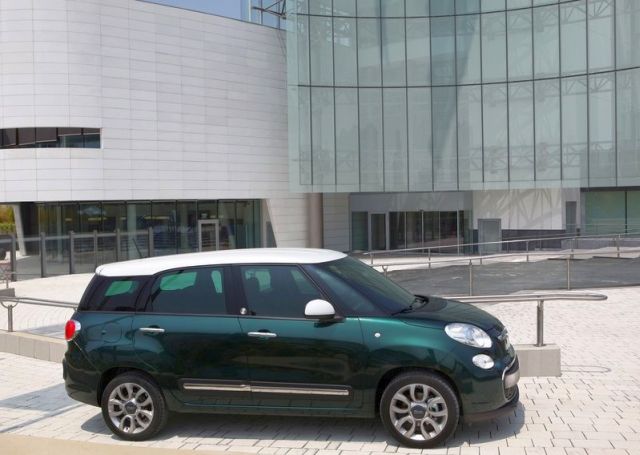 500L Living yan ve arka gövde görünümü