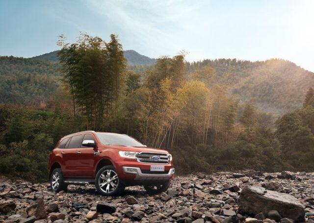 Ford Everest arazi kullanımına uygun gövde yüksekliği
