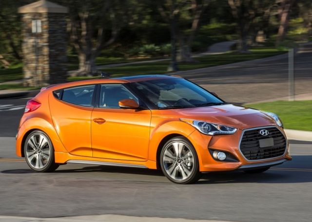 Hyundai Veloster yan profil arşiv görseli