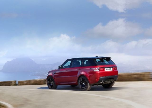 Range Rover Sport HST siyah tasarım detayları