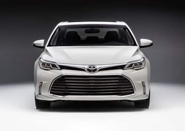 2016 Toyota Avalon ön tasarım görünümü