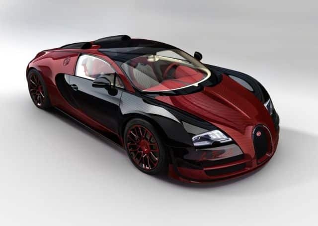 Bugatti Veyron Grand Sport Vitesse La Finale kırmızı ve siyah karbon gövde
