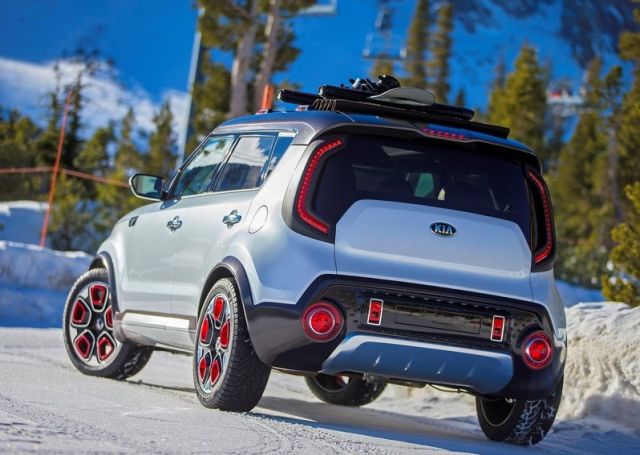 Kia Trailster yan gövde ve yükseltilmiş duruş