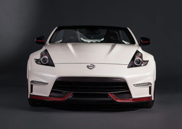 Nissan 370Z NISMO Roadster konsept arka görünüm
