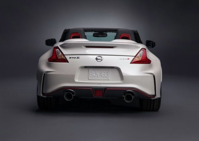 Nissan 370Z NISMO Roadster konsept açık tavan görünümü