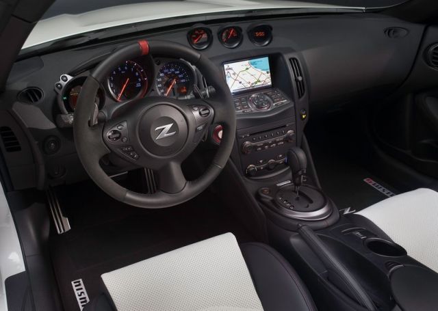 Nissan 370Z NISMO Roadster konsept detay görünümü