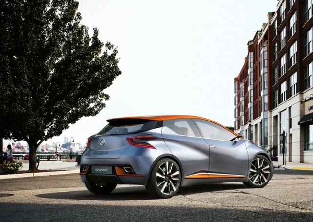 Nissan Sway panoramik cam tavan