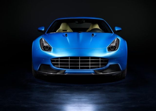 Touring Berlinetta Lusso arka üç çeyrek görünüm