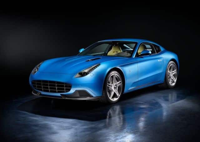Touring Berlinetta Lusso ön ve yan görünüm
