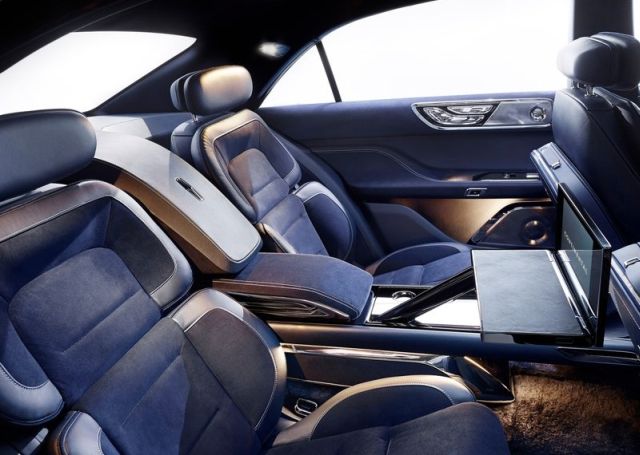 Lincoln Continental Concept arka tasarım görünümü