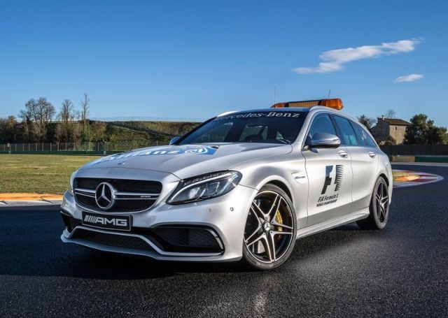 C 63 S Estate F1 Medical Car arşiv fotoğrafı