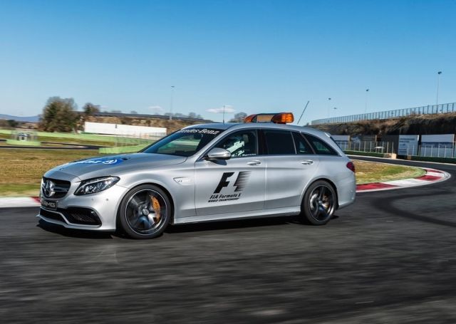 C 63 S Estate Medical Car gövde ve görev işaretleri