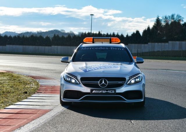 Mercedes-AMG C 63 S Estate Medical Car görev ekipmanı