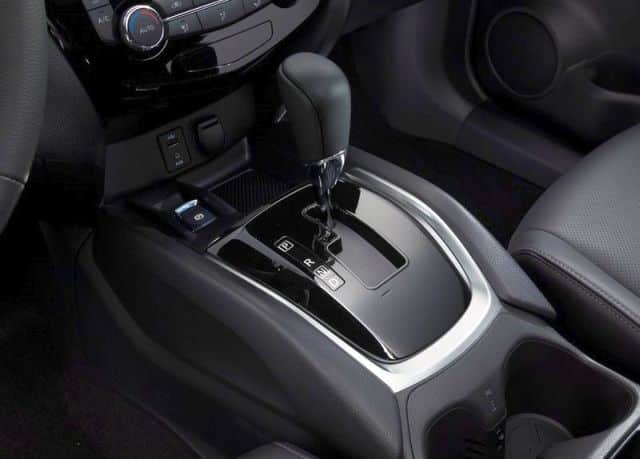 Nissan X-Trail X-Tronic vites konsolu