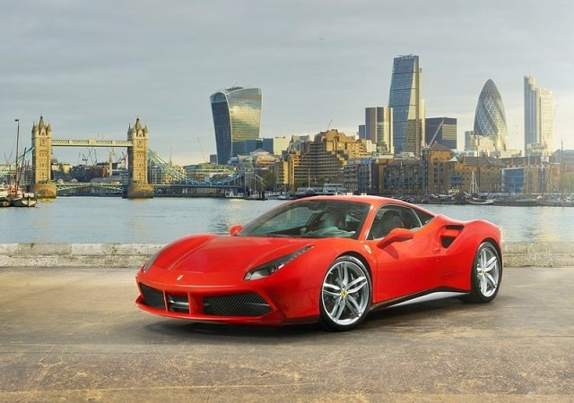 488 GTB arka görünüm