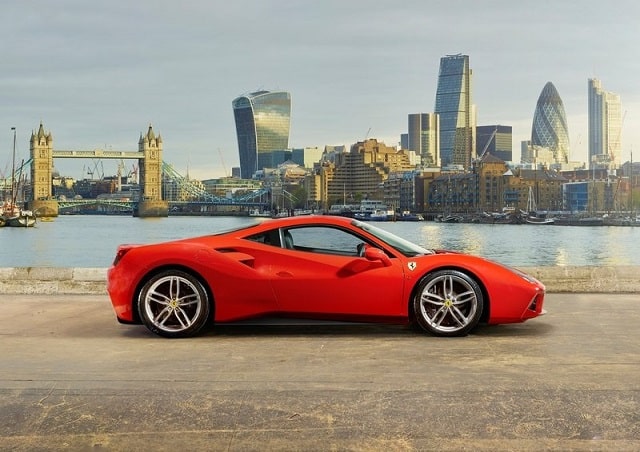 488 GTB arka üç çeyrek görünüm