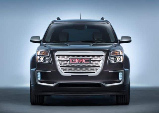 2016 GMC Terrain ön görünüm ve yenilenen ızgara