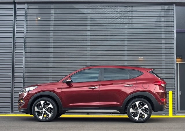 Hyundai Tucson yan görünüm arşiv görseli