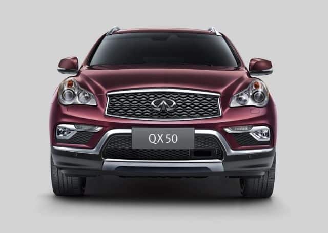 Infiniti QX50 arka üç çeyrek görünüm