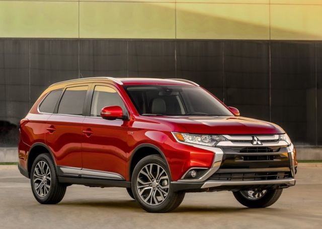 2016 Mitsubishi Outlander otomobil arşiv görseli